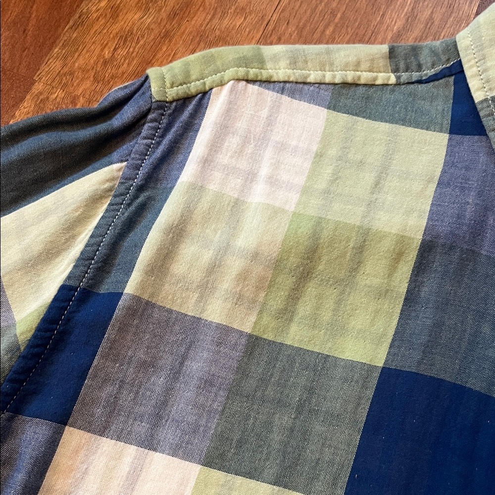 Like new Lucky Brand Men's Casual Plaid Shirt in Blue and Green - Picture 4 of 16